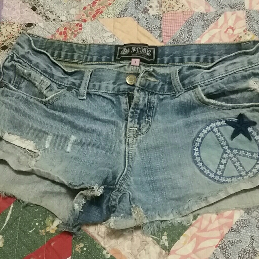 Shortie shorts